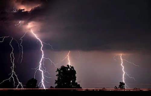 Today's weather: Orange Level 5 thunderstorm warning for parts of Northern Cape and Western Cape