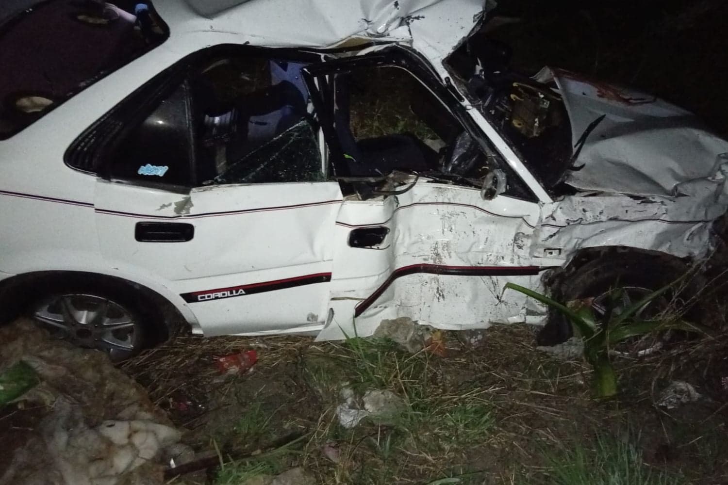 Two dead, 12 injured in Eastern Cape head-on crash