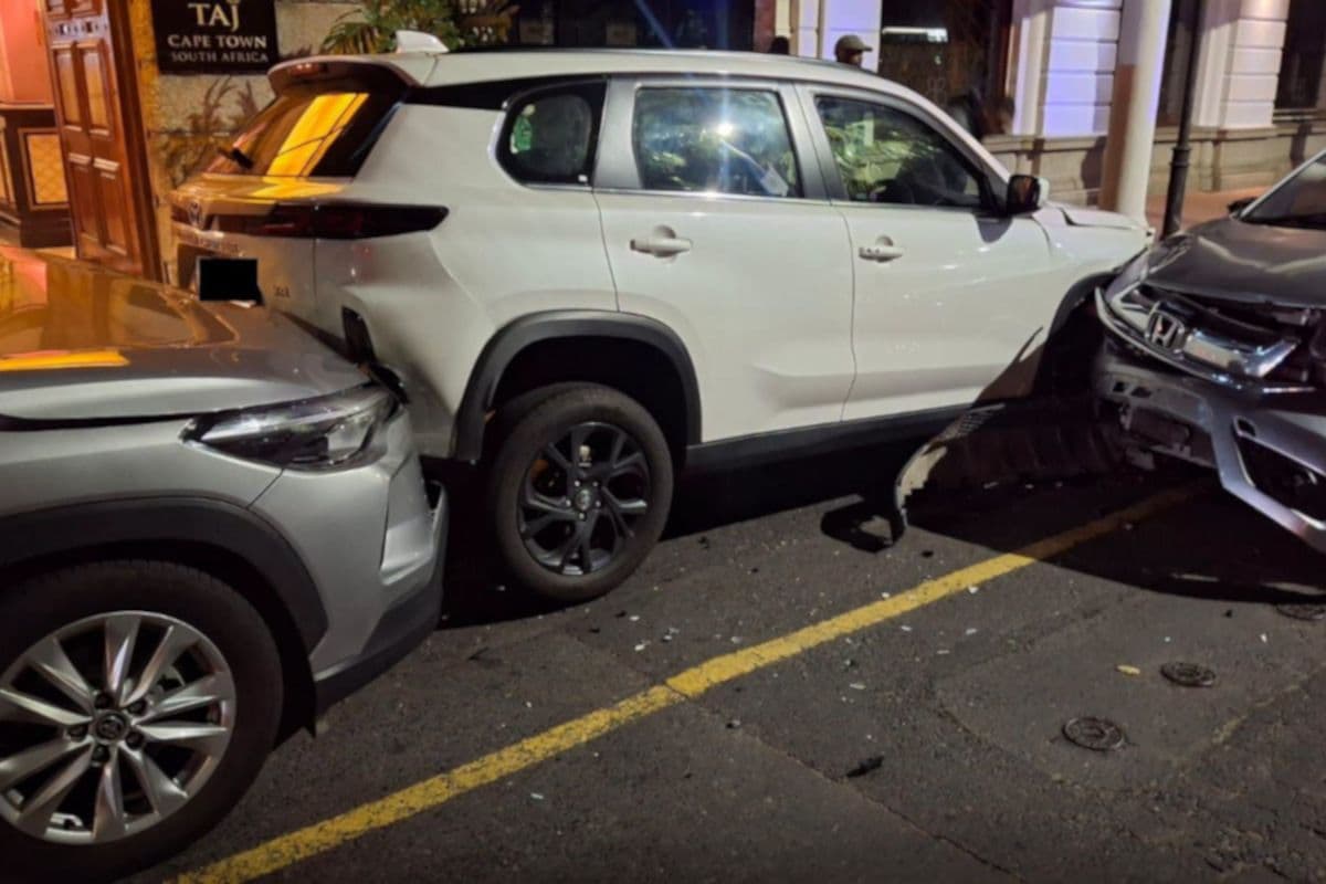 Uber driver smashes into parked cars outside popular Cape Town hotel
