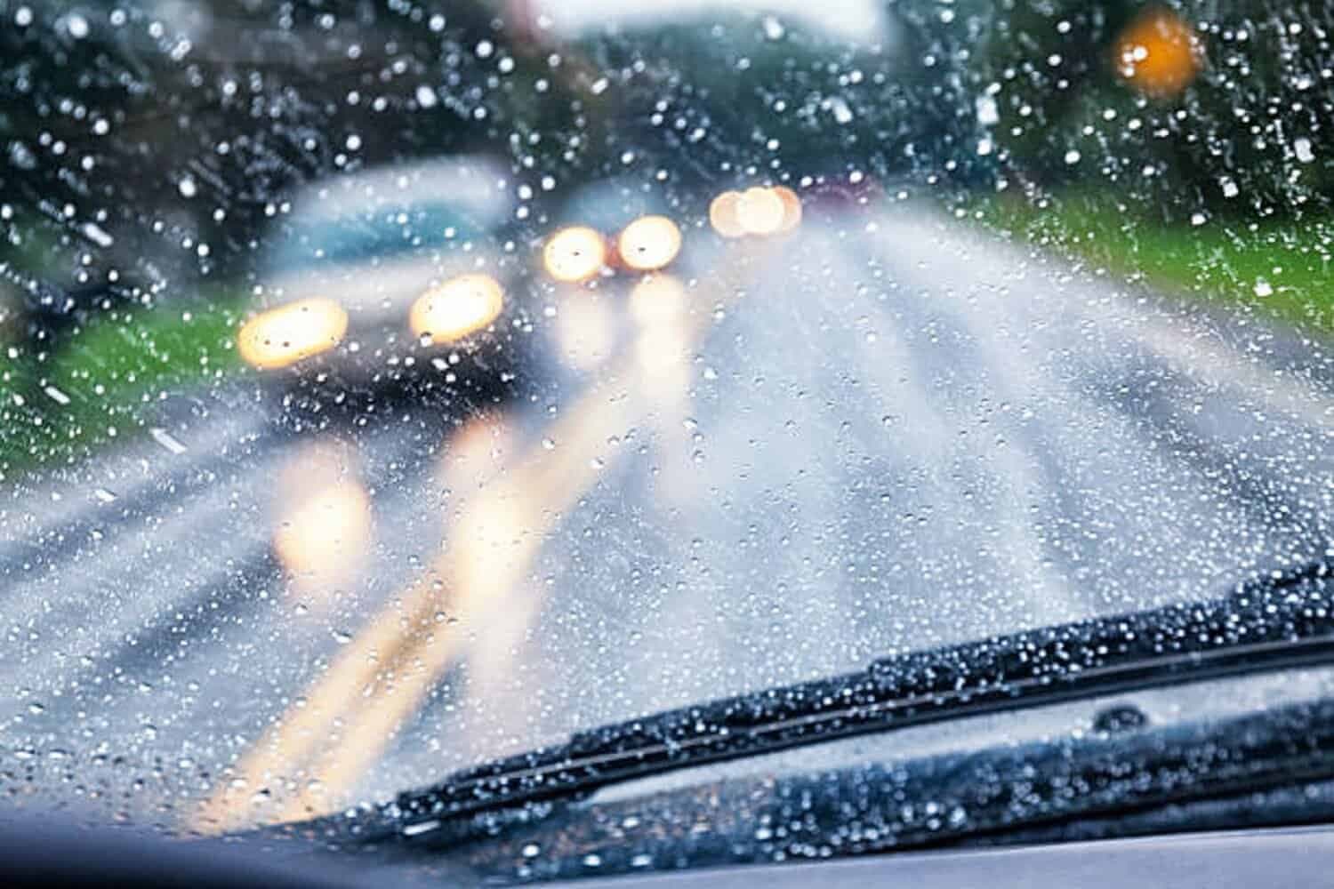 Heavy rains and snow snarl Gauteng roads, accidents reported