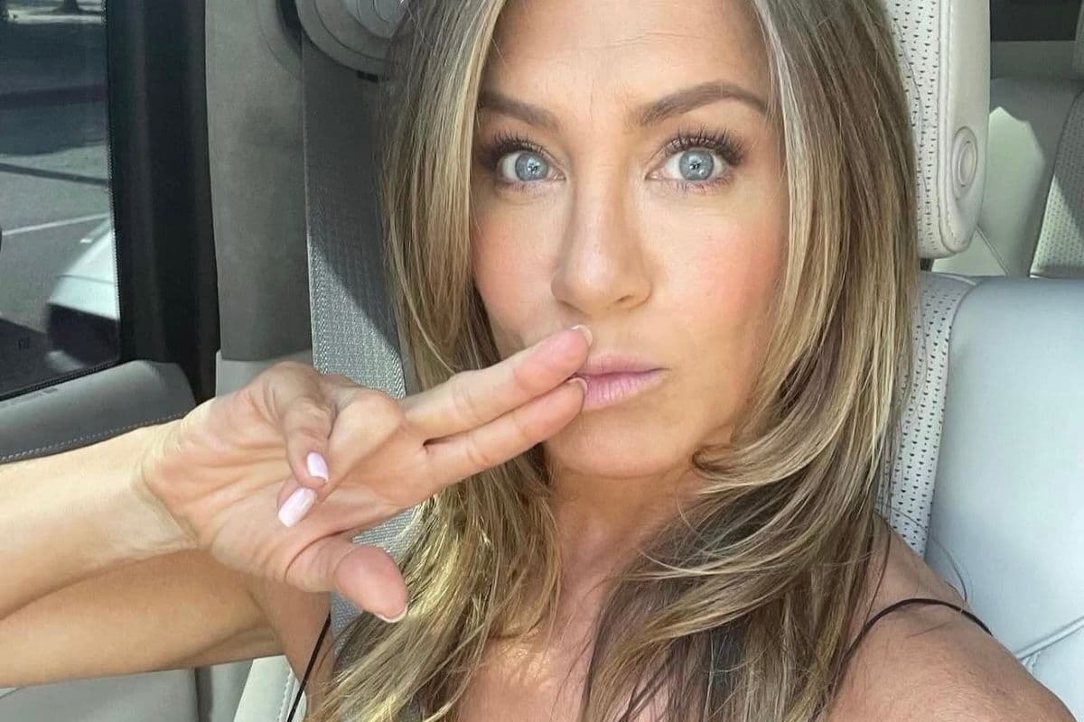 Jennifer Aniston, 57, shows off incredible figure during yacht getaway in Mallorca (Video)