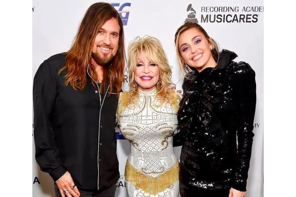 Miley Cyrus reveals final conversation with godmother Dolly Parton